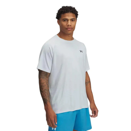 Under Armour men t shirt grey polyester short sleeve with small black logo on the chest front side