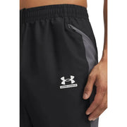 Under Armour Schwarze Herren-Sporthose mit grauem Seiteneinsatz und Reißverschlusstasche für sichere Aufbewahrung