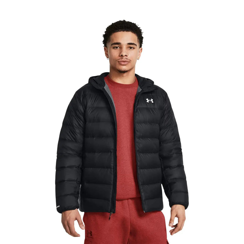 Under Armour Schwarze Steppjacke für Herren mit gesteppter Kapuze und Logo auf der Brust, Vorderansicht