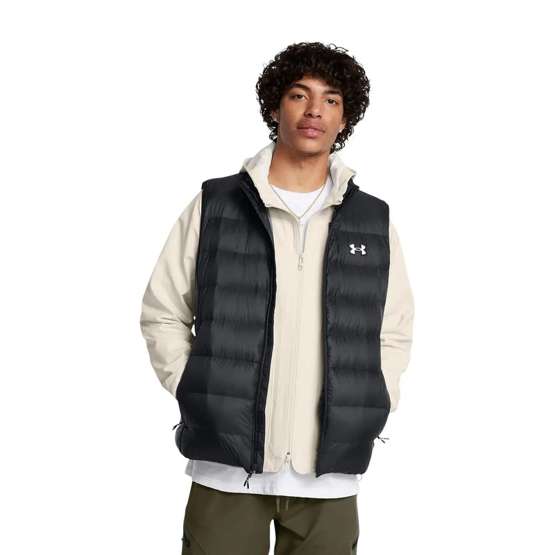 Under Armour Steppweste Legend Down für Herren in Schwarz mit Steppmuster und weißem Logo, Vorderansicht