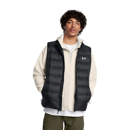 Under Armour Steppweste Legend Down für Herren in Schwarz mit Steppmuster und weißem Logo, Vorderansicht