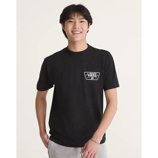 Schwarzes Vans Herren-Baumwoll-T-Shirt mit kurzen Ärmeln, Rundhalsausschnitt und weißem Logo-Patch auf der linken Brust