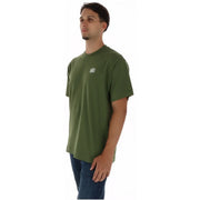 Olivgrüne Baumwoll-Vans Herren-Kurzarmshirt mit Rundhalsausschnitt t-shirt mit kleinem weißen Logo auf der linken Brust