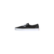 Rückansicht schwarzer Vans Herren-Sneaker aus Stoff mit weißen Schnürsenkeln, weißer Gummisohle und rotem Logo an der Ferse (VN000EE3BLK).