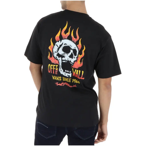 Schwarzes Vans Herren-T-Shirt aus Baumwolle mit Rundhalsausschnitt und kurzen Ärmeln, verziert mit einem weißen Totenkopf mit Flammen und dem Aufdruck „Off the Wall“.