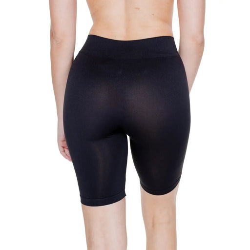 Vero Moda Schwarze Damen-Radlerhose aus Nylon zum Hineinschlüpfen mit hohem, elastischem Bund und glattem, dehnbarem Material