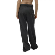 Schwarze, weite Nadelstreifenhose mit tailliertem Bund und dezenten Vordertaschen aus Viskosemischung von vero moda