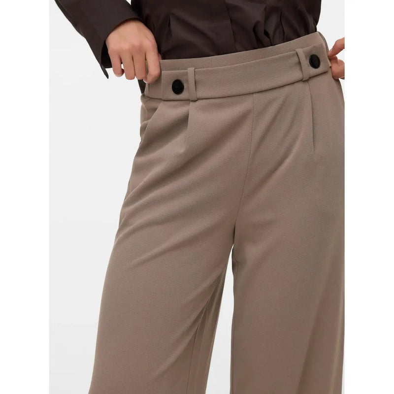 Vero Moda Beige Damen-Polyesterhose mit hohem Bund, formgebendem Bund und schwarzen Knopfverschlüssen
