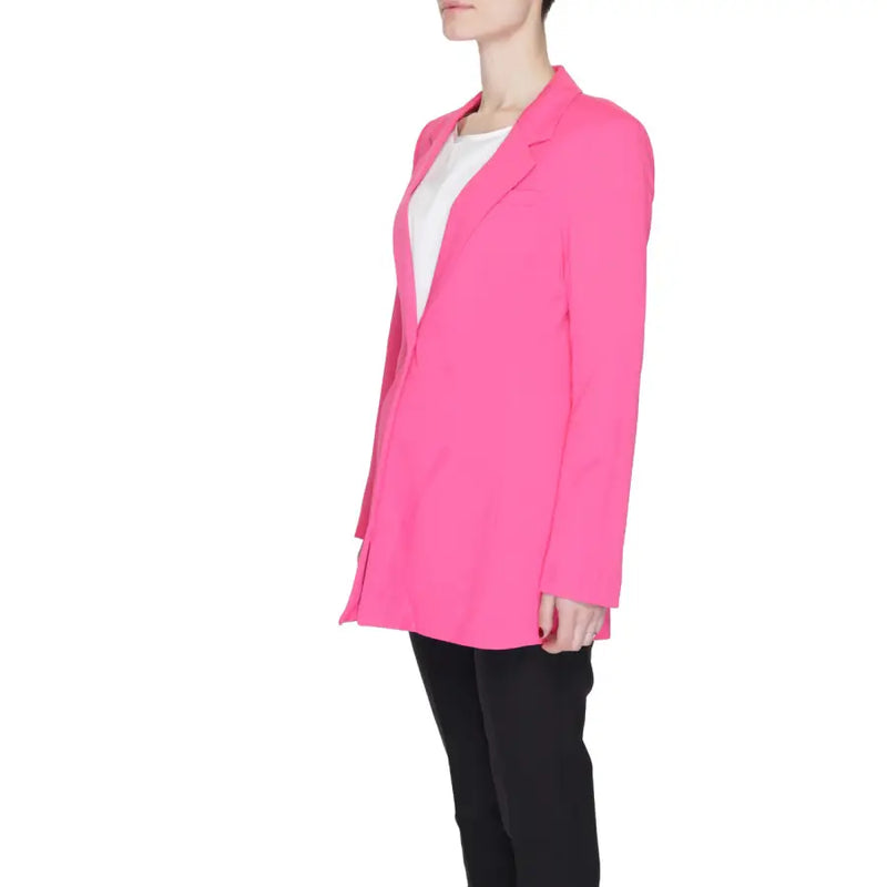 Vero Moda women’s fuchsia blazer with sleek tailored fit asymmetrical hemline button and front pockets