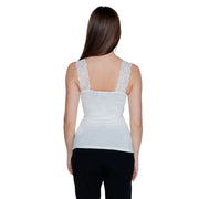 Vero moda women’s plain white v-neck crop top with white lace trim made of soft fabric for casual wear