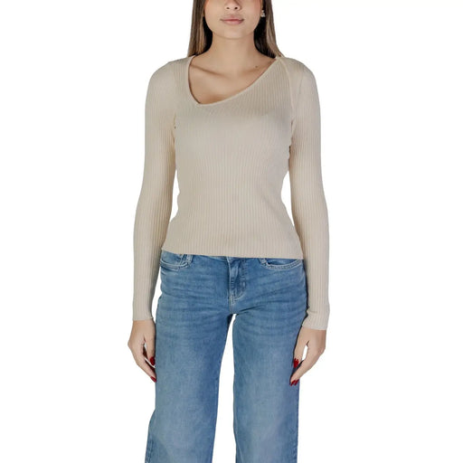 Beige geripptes Langarmshirt top mit Rundhalsausschnitt aus Viskose und Nylon aus der weißen Damenstrickkollektion von Vila