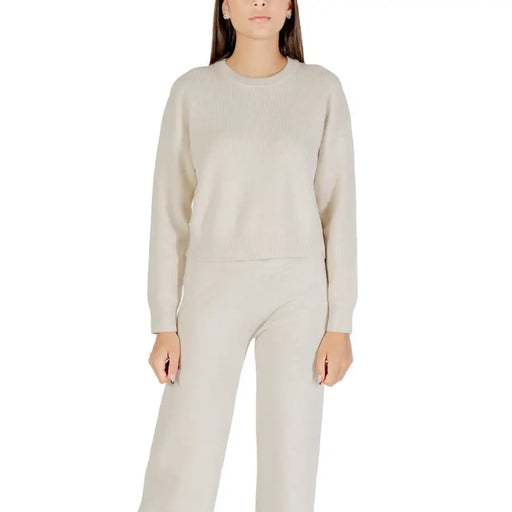 White long sleeve round neck ribbed knit sweater for women, beige