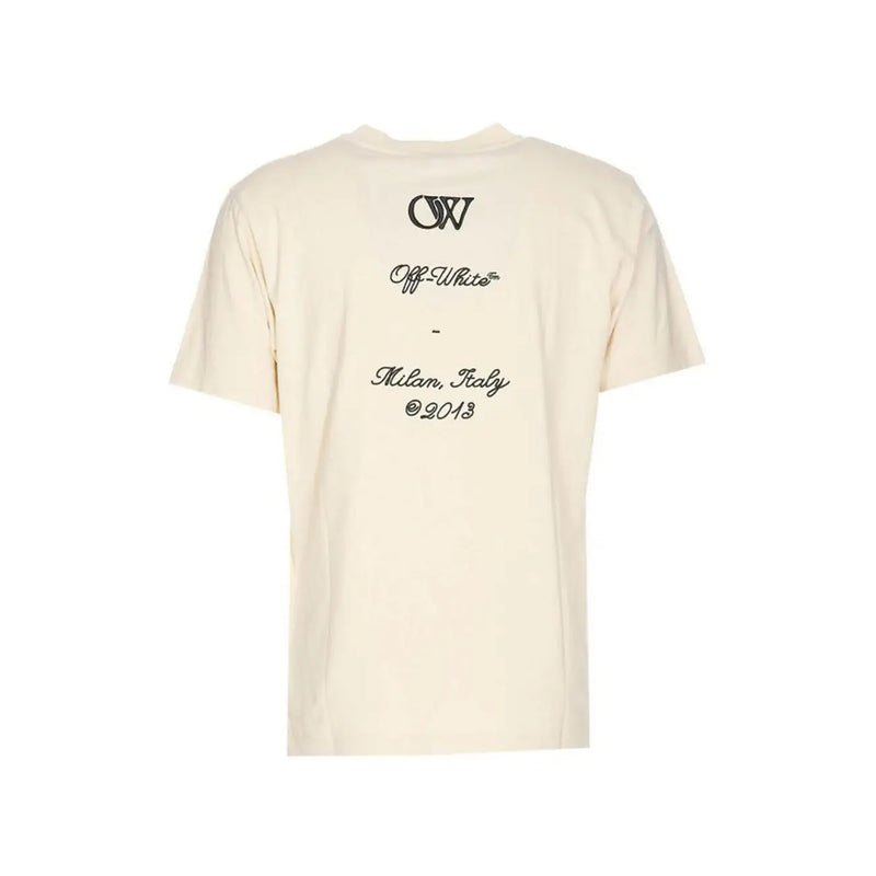 cremefarbene, gebrochen weiße Männer t-shirt mit schwarzem, gesticktem Logo und Text auf der Rückseite