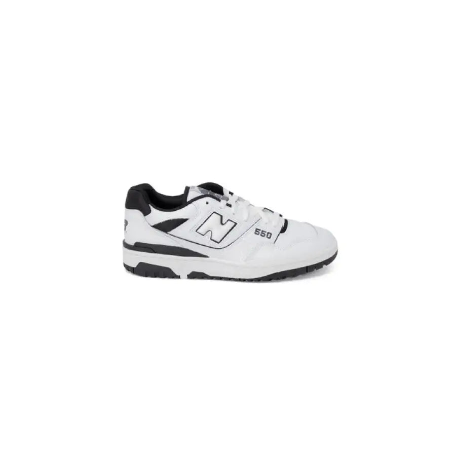 New Balance men sneakers in urban city style with black soles on white shoe