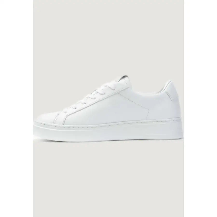 
                      
                        Crime London men’s white low-top sneaker with rubber sole for urban city fashion
                      
                    