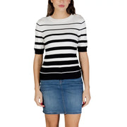 Schwarz-weiß gestreifter Kurzarm-Strickpullover top, Ansicht mit Rundhalsausschnitt