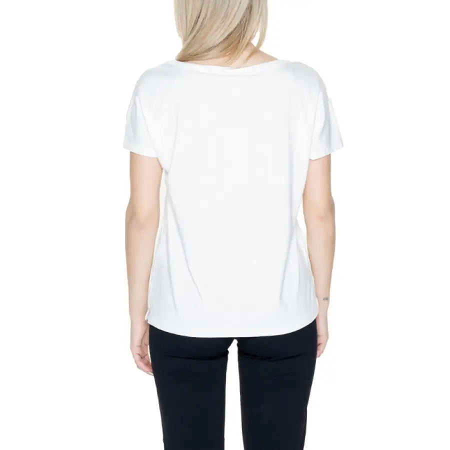 
                      
                        Urban style clothing Street One women’s white T-shirt with scooped back detail
                      
                    