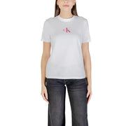 White women’s short-sleeve Calvin Klein Jeans T-shirt with pink logo for fall winter fashion