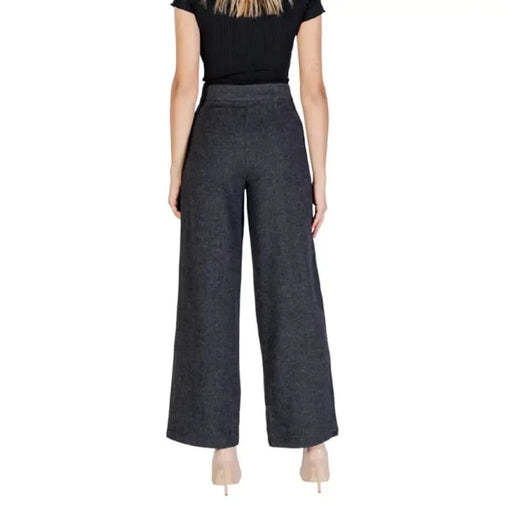 Wide-leg dark gray high-waist trousers for women with zip and hook button closure
