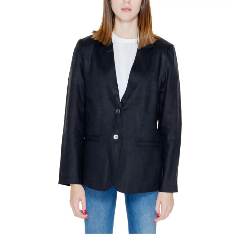 Woman in urban style black blazer jacket - Street One Women Blazer