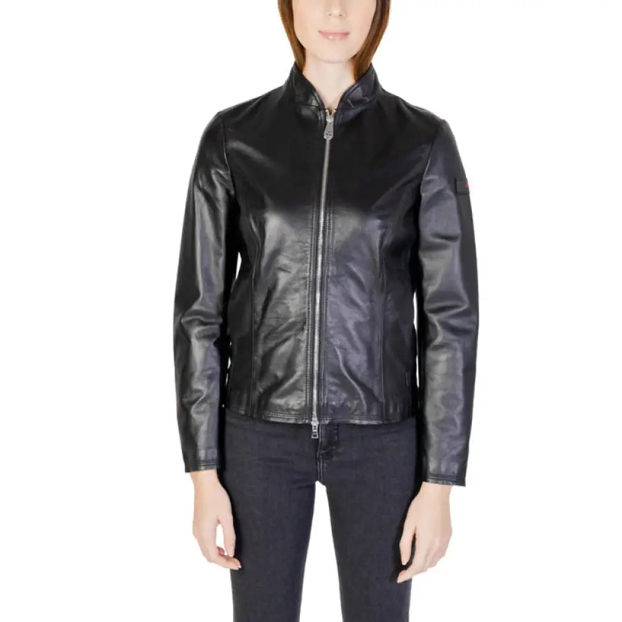 Peuterey women blazer - model in a stylish Peuterey leather jacket