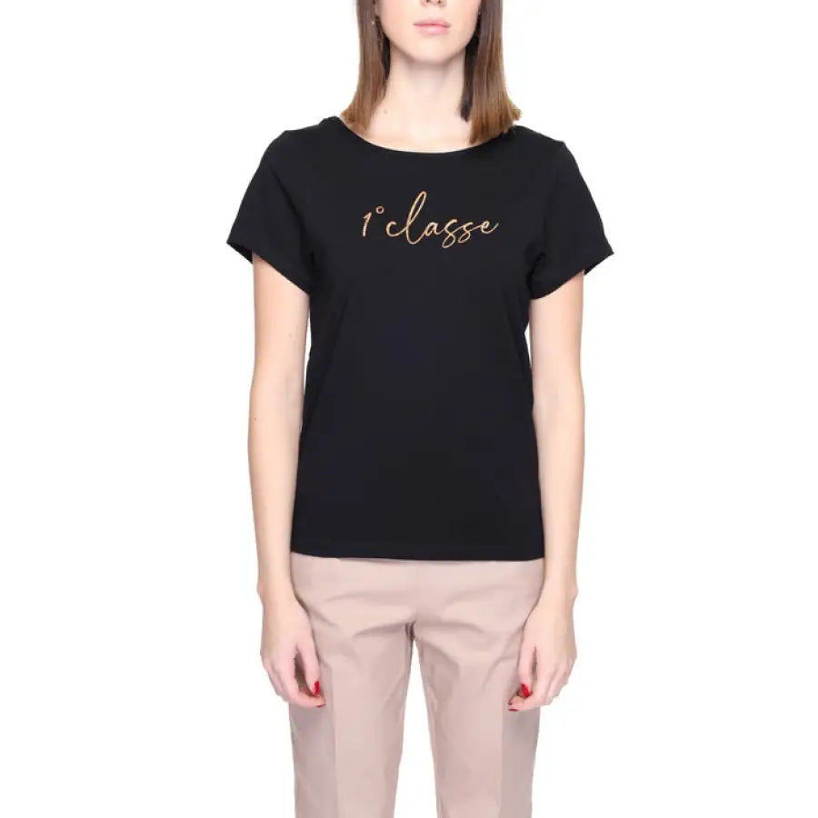 
                      
                        Alviero Martini Prima Classe Women’s T-Shirt featuring ’I Love’ in black
                      
                    