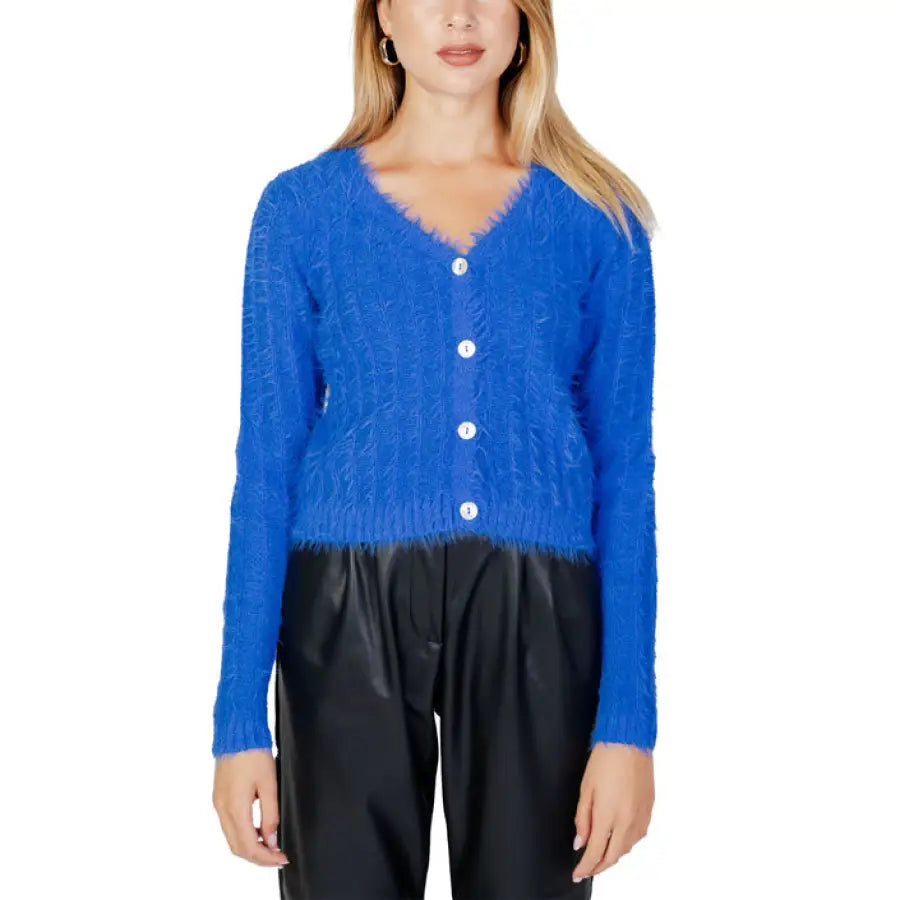 
                      
                        Vero Moda Women Blue Cardigan Sweater - Stylish and Comfortable Attire
                      
                    