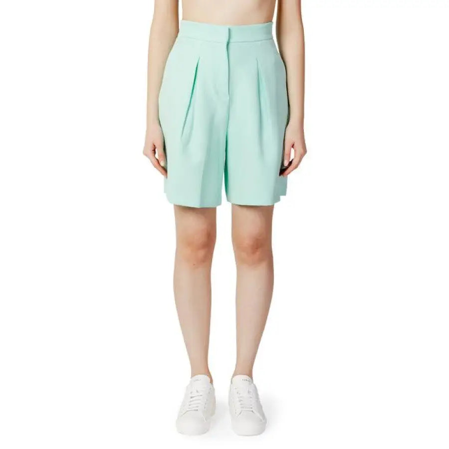 Hinnominate - Women Short - turquoise / XXS - Clothing