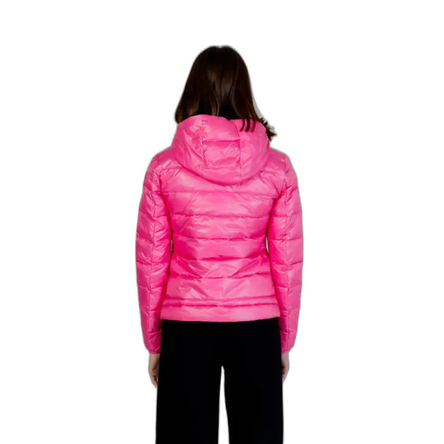 
                      
                        Blauer Blauer women jacket in pink with model wearing black pants
                      
                    