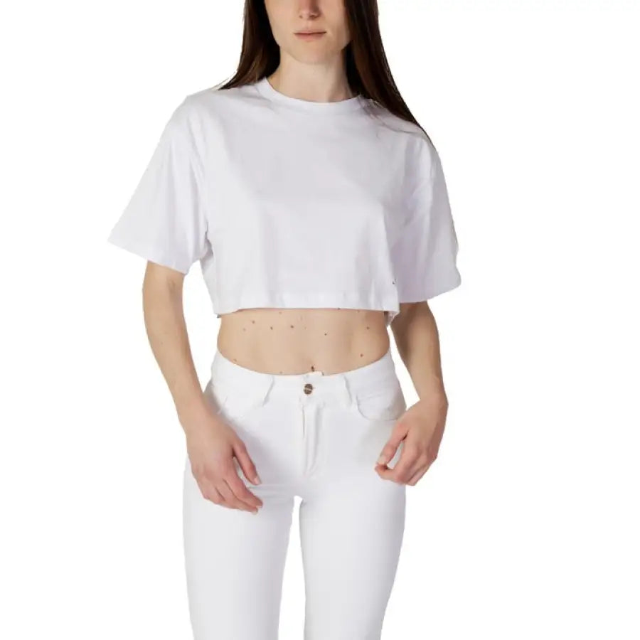 Hinnominate - Women T-Shirt - white / XXS - Clothing