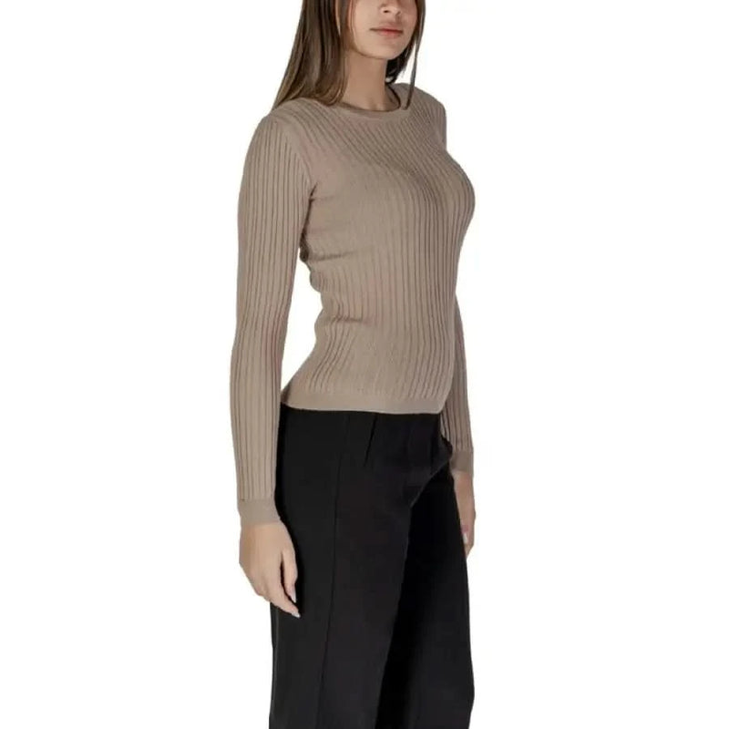 Vila Clothes Women’s Beige Knit Sweater with Round Neck in ribbed texture