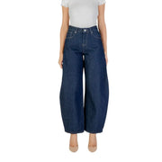 Women’s dark wash wide-leg denim jeans with zip button closure and front and back pockets