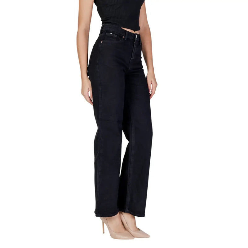 Women dark wash high waist wide leg denim jeans in black with straight leg cut and classic five-pocket design