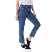 Mid-rise straight-leg women’s blue jeans in 99% cotton 1% elastane with frayed hems and machine washable fabric