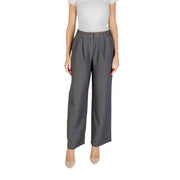 Women’s dark gray pleated wide-leg trousers with zip hook closure and front pockets