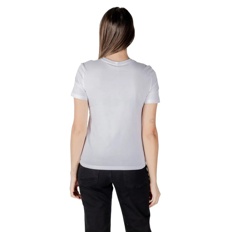 White short-sleeved organic cotton t-shirt for women with a simple crew neck design and printed detail