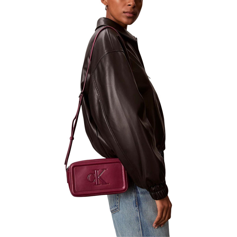 Calvin Klein Bordeaux-Polyurethan-Reißverschluss-Tasche mit Innentaschen