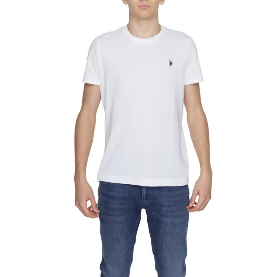 
                      
                        Young boy modeling urban style U.S. Polo Assn. men t-shirt
                      
                    